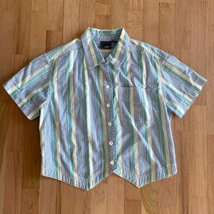 Liz Wear button up crop shirt